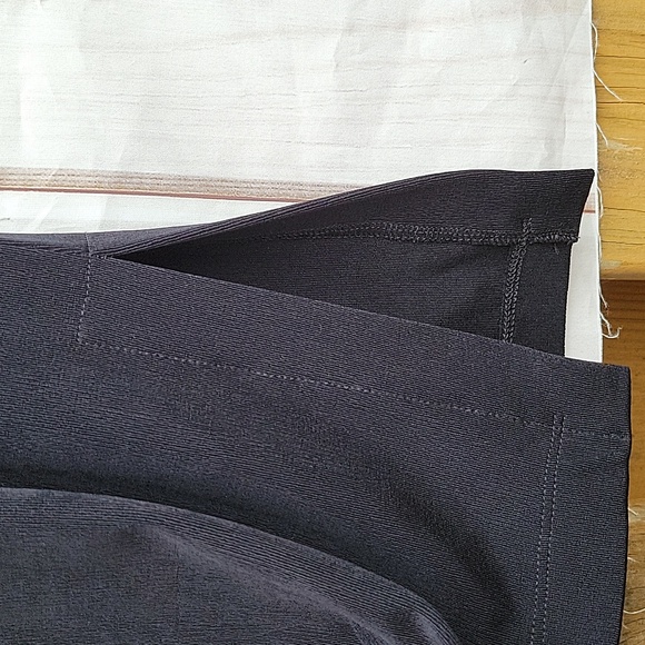 Chico's Travelers Black Midi Skirt Size XS/0-2 - Picture 2 of 6